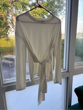 Women’s Cream Tie-Waist Long Sleeve Top